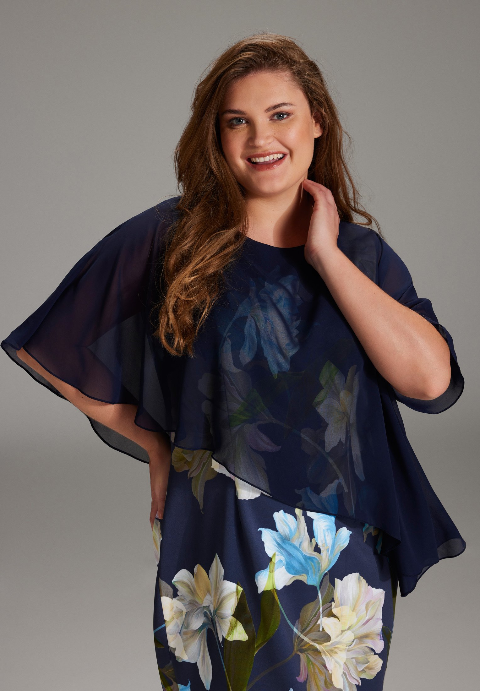 Kleid mit chiffon überwurf blau Clearance
